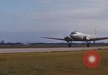 Image Vietnam Force aérienne C 47 aéronefs Vietnam, 1966, de la seconde 50 séquences d'archives historiques vidéo 65675048670
