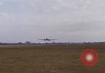 Image Vietnam Force aérienne C 47 aéronefs Vietnam, 1966, de la seconde 60 séquences d'archives historiques vidéo 65675048670