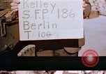 Immagine di Kaiser Wilhelm la chiesa Berlino Germania, 1945, secondo 1 filmato di repertorio 65675048671