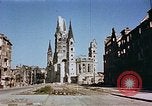 Immagine di Kaiser Wilhelm la chiesa Berlino Germania, 1945, secondo 19 filmato di repertorio 65675048671