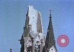 Immagine di Kaiser Wilhelm la chiesa Berlino Germania, 1945, secondo 27 filmato di repertorio 65675048671