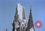 Immagine di Kaiser Wilhelm la chiesa Berlino Germania, 1945, secondo 32 filmato di repertorio 65675048671