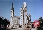 Immagine di Kaiser Wilhelm la chiesa Berlino Germania, 1945, secondo 37 filmato di repertorio 65675048671
