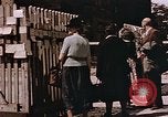 Immagine di Poliziotti tedeschi Berlino Germania, 1945, secondo 6 filmato di repertorio 65675048681