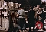 Immagine di Poliziotti tedeschi Berlino Germania, 1945, secondo 7 filmato di repertorio 65675048681