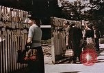 Immagine di Poliziotti tedeschi Berlino Germania, 1945, secondo 25 filmato di repertorio 65675048681
