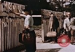 Immagine di Poliziotti tedeschi Berlino Germania, 1945, secondo 34 filmato di repertorio 65675048681