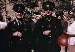 Immagine di Poliziotti tedeschi Berlino Germania, 1945, secondo 40 filmato di repertorio 65675048681