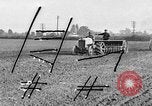 Standbild Ford Traktor gezogener Pflug United States USA, 1919, aus Sekunde 1 historischem Filmmaterial Videoclip 65675048697