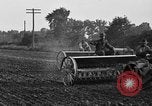 Standbild Ford Traktor gezogener Pflug United States USA, 1919, aus Sekunde 30 historischem Filmmaterial Videoclip 65675048697