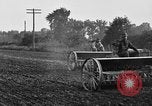 Standbild Ford Traktor gezogener Pflug United States USA, 1919, aus Sekunde 31 historischem Filmmaterial Videoclip 65675048697