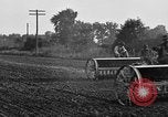 Standbild Ford Traktor gezogener Pflug United States USA, 1919, aus Sekunde 32 historischem Filmmaterial Videoclip 65675048697