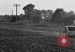 Standbild Ford Traktor gezogener Pflug United States USA, 1919, aus Sekunde 35 historischem Filmmaterial Videoclip 65675048697