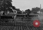 Standbild Ford Traktor gezogener Pflug United States USA, 1919, aus Sekunde 41 historischem Filmmaterial Videoclip 65675048697