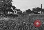 Standbild Ford Traktor gezogener Pflug United States USA, 1919, aus Sekunde 54 historischem Filmmaterial Videoclip 65675048697