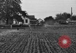 Standbild Ford Traktor gezogener Pflug United States USA, 1919, aus Sekunde 61 historischem Filmmaterial Videoclip 65675048697