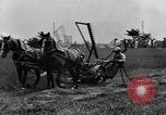 Standbild Pferdekutschen Reaper United States USA, 1919, aus Sekunde 9 historischem Filmmaterial Videoclip 65675048699