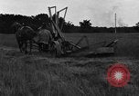 Standbild Pferdekutschen Reaper United States USA, 1919, aus Sekunde 43 historischem Filmmaterial Videoclip 65675048699