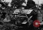 Immagine di Cavallo e legante United States USA, 1919, secondo 33 filmato di repertorio 65675048700