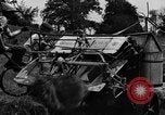 Immagine di Cavallo e legante United States USA, 1919, secondo 38 filmato di repertorio 65675048700