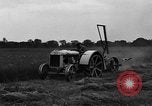 Immagine di Il trattore tracciata reaper United States USA, 1919, secondo 4 filmato di repertorio 65675048701