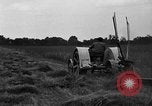 Immagine di Il trattore tracciata reaper United States USA, 1919, secondo 13 filmato di repertorio 65675048701