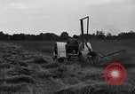 Immagine di Il trattore tracciata reaper United States USA, 1919, secondo 14 filmato di repertorio 65675048701
