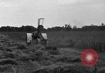 Immagine di Il trattore tracciata reaper United States USA, 1919, secondo 16 filmato di repertorio 65675048701