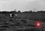 Immagine di Il trattore tracciata reaper United States USA, 1919, secondo 18 filmato di repertorio 65675048701