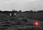 Immagine di Il trattore tracciata reaper United States USA, 1919, secondo 19 filmato di repertorio 65675048701