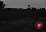 Immagine di Il trattore tracciata reaper United States USA, 1919, secondo 28 filmato di repertorio 65675048701