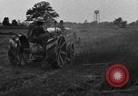Immagine di Il trattore tracciata reaper United States USA, 1919, secondo 53 filmato di repertorio 65675048701