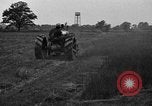 Immagine di Il trattore tracciata reaper United States USA, 1919, secondo 56 filmato di repertorio 65675048701