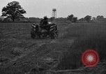 Immagine di Il trattore tracciata reaper United States USA, 1919, secondo 57 filmato di repertorio 65675048701