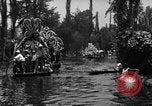 Standbild dekoriert Kanus Xochimilco Mexiko, 1931, aus Sekunde 23 historischem Filmmaterial Videoclip 65675048709