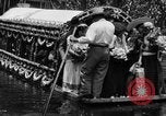 Standbild dekoriert Kanus Xochimilco Mexiko, 1931, aus Sekunde 30 historischem Filmmaterial Videoclip 65675048709