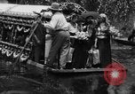 Standbild dekoriert Kanus Xochimilco Mexiko, 1931, aus Sekunde 32 historischem Filmmaterial Videoclip 65675048709
