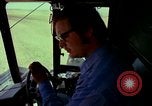 Immagine di Reaper in un campo United States USA, 1975, secondo 54 filmato di repertorio 65675048716