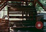 Immagine di Sutter's Mill dimostrazione di replica mulino sega California United States USA, 1975, secondo 20 filmato di repertorio 65675048720