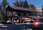 Immagine di Sutter's Mill dimostrazione di replica mulino sega California United States USA, 1975, secondo 22 filmato di repertorio 65675048720