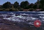 Immagine di Ricerca di pepite d'oro United States USA, 1975, secondo 6 filmato di repertorio 65675048721