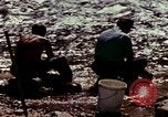 Immagine di Ricerca di pepite d'oro United States USA, 1975, secondo 31 filmato di repertorio 65675048721