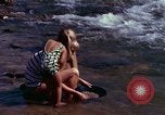Immagine di Ricerca di pepite d'oro United States USA, 1975, secondo 34 filmato di repertorio 65675048721