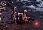 Immagine di Ricerca di pepite d'oro United States USA, 1975, secondo 39 filmato di repertorio 65675048721