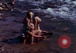 Immagine di Ricerca di pepite d'oro United States USA, 1975, secondo 40 filmato di repertorio 65675048721