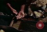 Immagine di Ricerca di pepite d'oro United States USA, 1975, secondo 54 filmato di repertorio 65675048721
