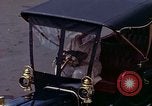 Immagine di Auto d'epoca United States USA, 1975, secondo 12 filmato di repertorio 65675048722