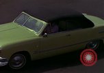 Immagine di Auto d'epoca United States USA, 1975, secondo 37 filmato di repertorio 65675048722