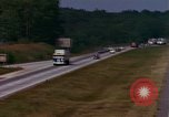 Standbild Holiday Inn Motel United States USA, 1975, aus Sekunde 10 historischem Filmmaterial Videoclip 65675048725