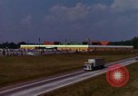 Standbild Holiday Inn Motel United States USA, 1975, aus Sekunde 17 historischem Filmmaterial Videoclip 65675048725